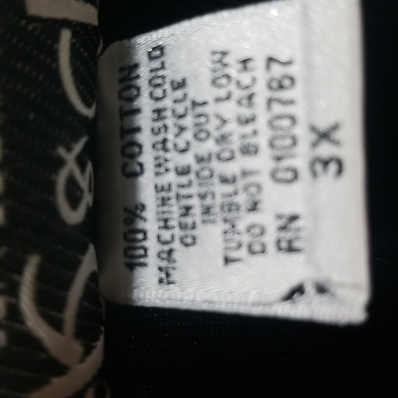 3/$12 R&B Collections black shirt sz 3X (runs small) - Picture 3 of 5